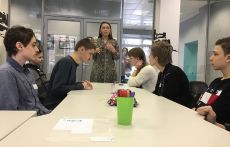 Как в команде достичь цели, подростки узнали на специальном тренинге 