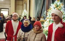 Праздник к нам приходит: участники программ РООИ «Перспектива» посетили «Рождественский Караван Coca-Cola»