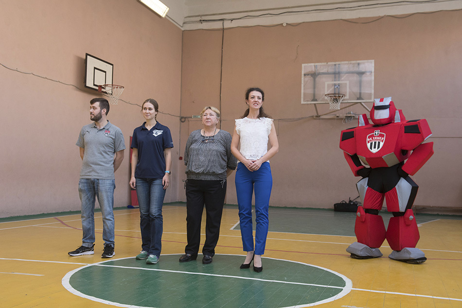 Школьники и футболисты в одной команде: как прошла встреча с игроками ФК «Химки»