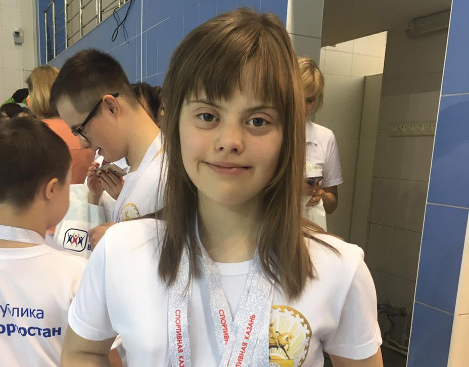 «Мама, к нам придут гости!»: Настя Сахапова встречает друзей «Мама, к нам придут гости!»: Настя Сахапова встречает друзей