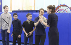 Школьники из Петербурга освоили хулиганскую игру для джентльменов – регби
