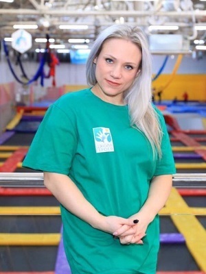Наталья Барсукова, тренер адаптивной физической культуры АНО «Школа героев», мастер спорта по спортивной акробатике