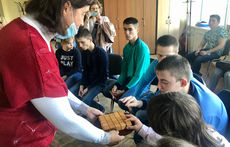 Как сыграть в настольный теннис, не видя мяча