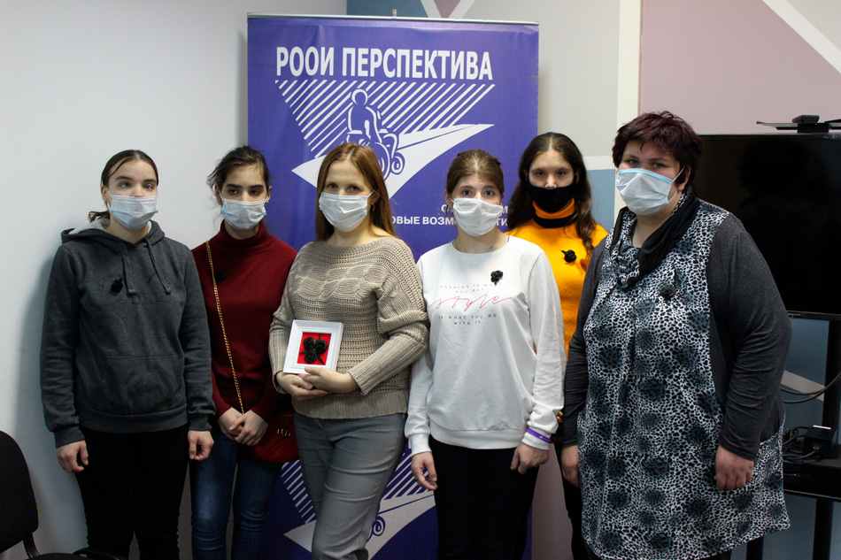 Розы для мамы: мастерим поделку