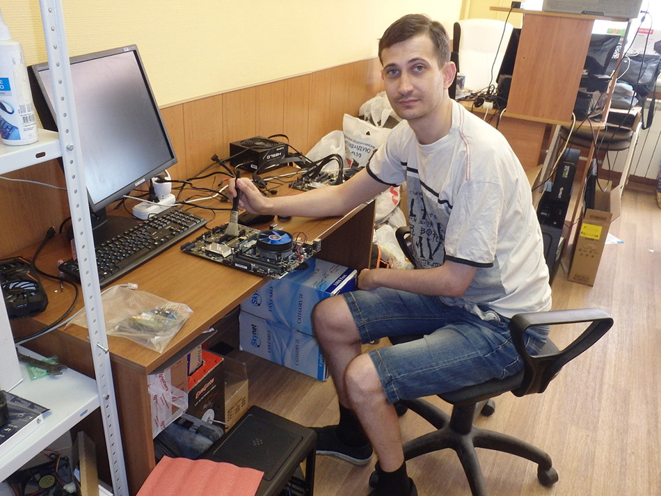 Как «папа в декрете» нашел работу: история Алексея Зайцева