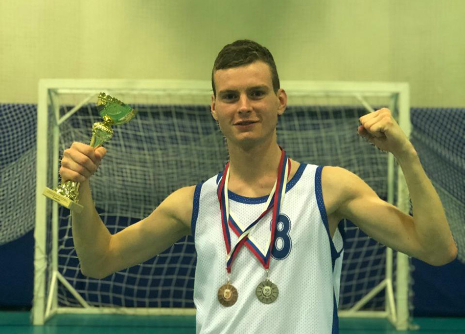 Лучший сотрудник месяца: как Денис Васильев идет к успеху
